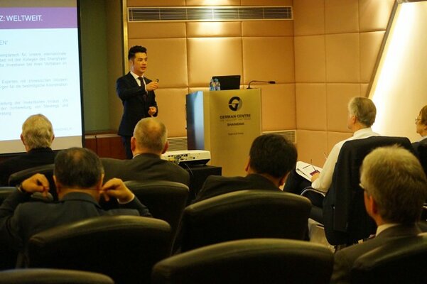 Osnabr&uuml;cker Wirtschaftsdelegation besucht den Standort der Schindhelm Rechtsanwaltsgesellschaft mbH in Shanghai
